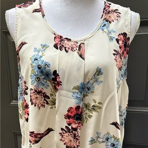 Le Lis Floral Sleeveless Blouse EUC Size Medium